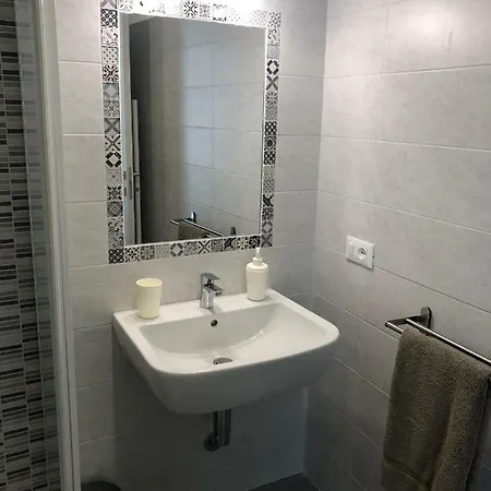 Le Della Nonna בית הארחה 3*